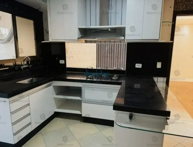 Imóvel para aluguel possui 127 metros quadrados com 3 quartos em Vila Alzira - Santo André