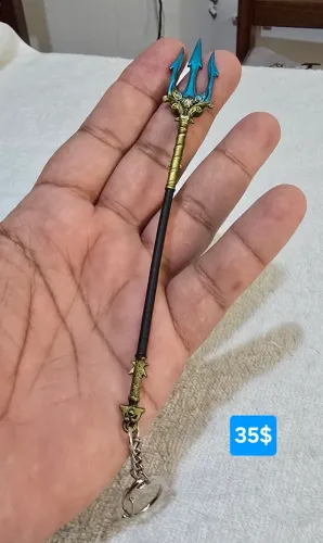 Chaveiro do Tridente de Poisedon em God of War de metal
