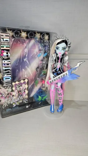 Monster high frankie stein amped up
