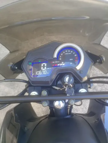 Vendo moto nova 