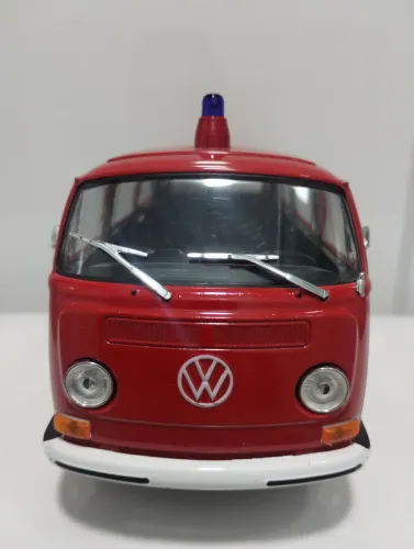 Miniatura VW type bus 2 1972 Kombi 1:24 welly bombeiros raridade