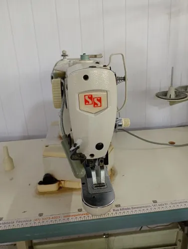 Vendo máquina de costura Travete