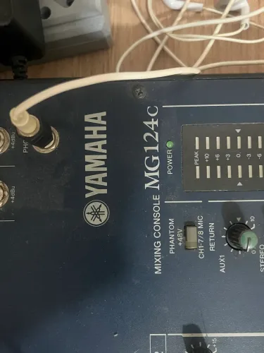 Mesa de Som Yamaha MG124c