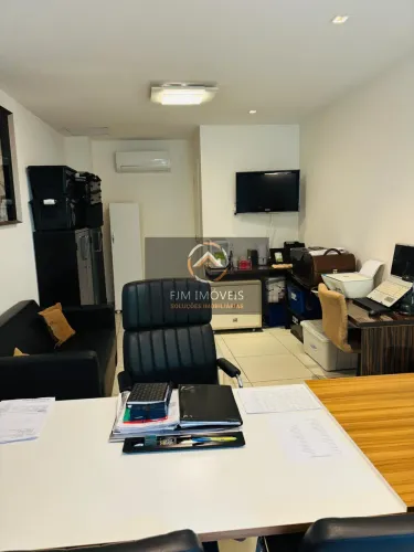 Sala Comercial à Venda em São Francisco, Niterói 25m², 1 Banheiro