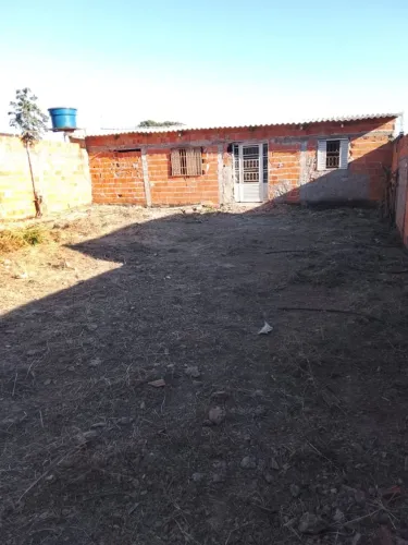 Vendo casa no bairro santa Laura, próx ao CMEI