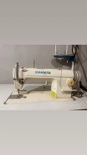 Máquina de costura reta industrial Yamata usada em perfeito estado