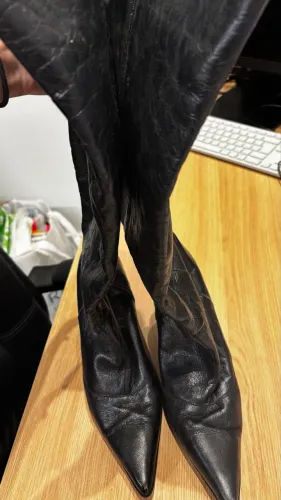Bota de Couro Preta