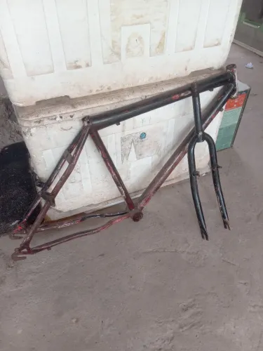 Quadro de bike aro 26 (com garfo).