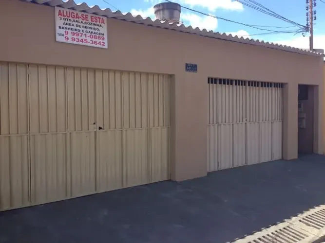 Aluga-se casa com 3 Quartos na Vila Sta Helena - Goiânia - Go