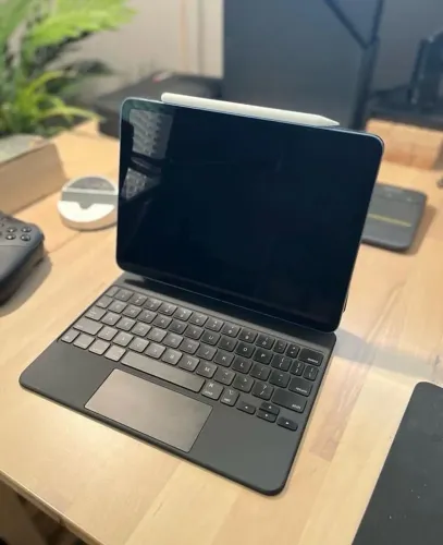 iPad Air M1 + Magic Keyboard + Apple Pencil