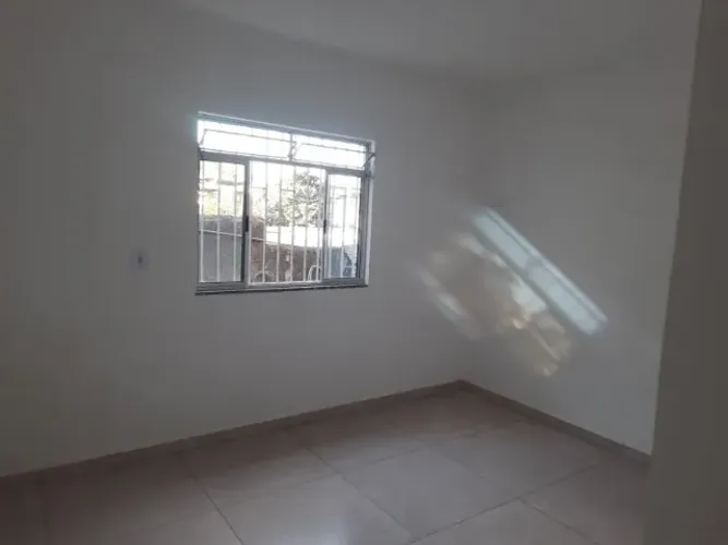 Kitnet em Nova Era p/ Aluguel