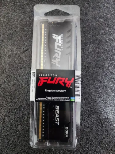 Memória Kingston FURY Beast 16GB DDR4 3200MHz CL16 (Aberta Apenas p/ Teste / Chips Micron)