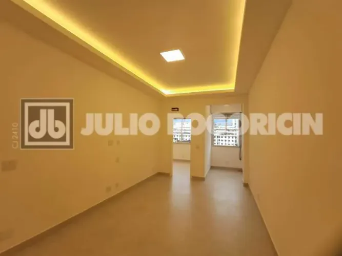 Apartamento : Padrão / Residencial / Catete