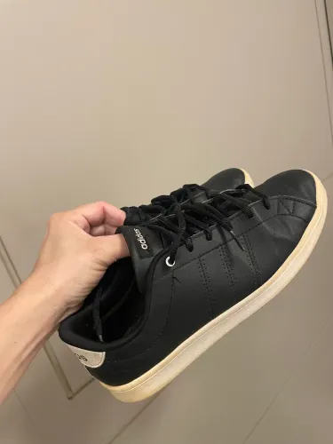 Tênis adidas