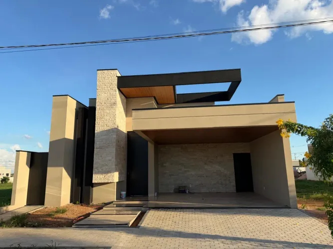 Casa no condomínio Adisa I ótima localização