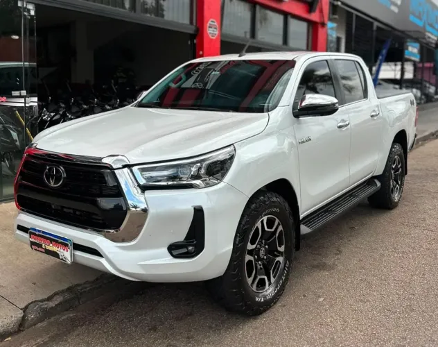 Toyota Hilux CD SRX 4X4 2.8 TDI 16V Diesel Aut. 2025