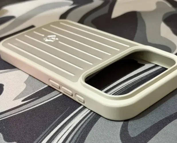 Capa Rimowa Prateada Alumínio iPhone 17 Pro