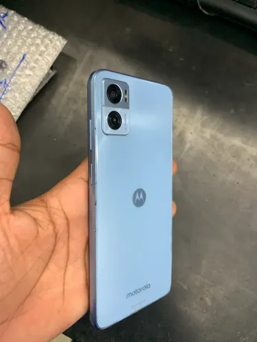 Moto e 22