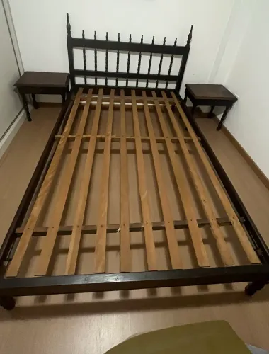 Jogo de quarto casal em madeira maciça jacarandá