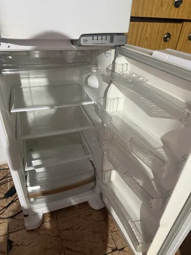 Geladeira 2 portas Frost Free