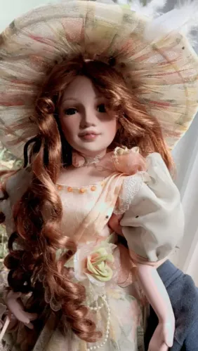 Boneca de Porcelana Grande Vitoriana
