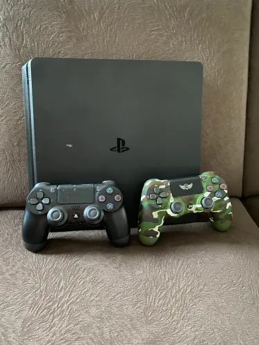 Ps4 Slim - 500 gb - 2 controles - 9 jogos (Mídia Física)