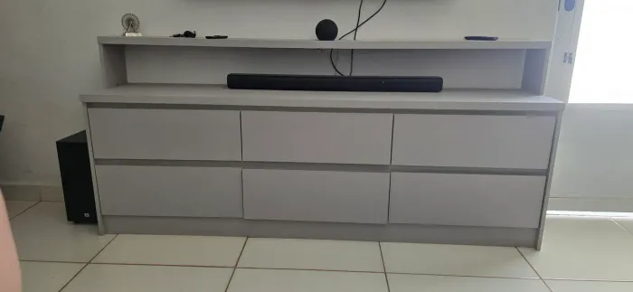 RACK EM MDF CINZA CRISTAL