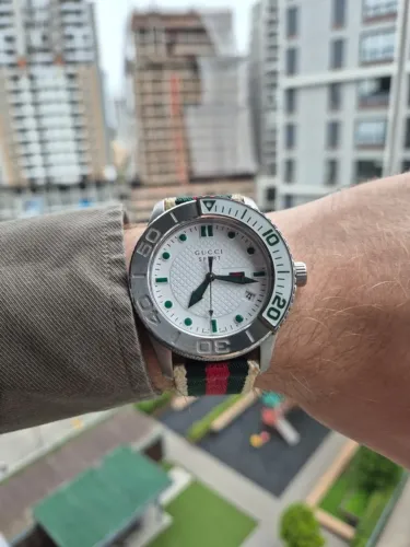 Relógio Gucci G-Timeless Sport (ref 126.2), 44mm