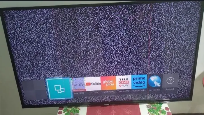 TV Smart Samsung com defeito na tela