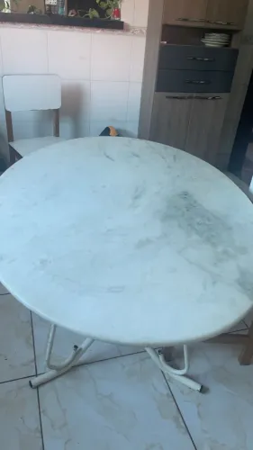 Vendo mesa de mármore de 06 lugares