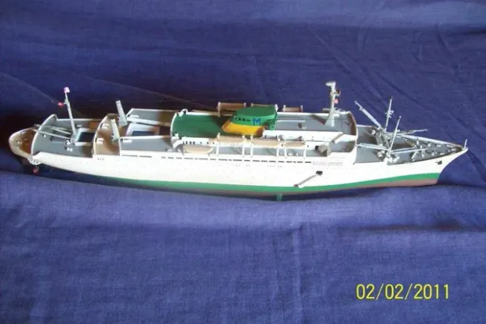 MINIATURA REVELL KIT MONTADO DO ANTIGO LINER SS BRASIL - ESCALA 1/400