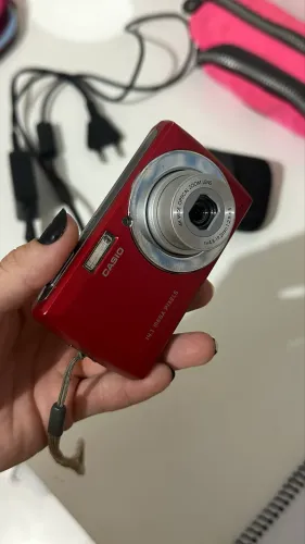 Câmera digital CASIO Qv-r100 14.1 megapixels 4x Zoom Óptico com acessórios