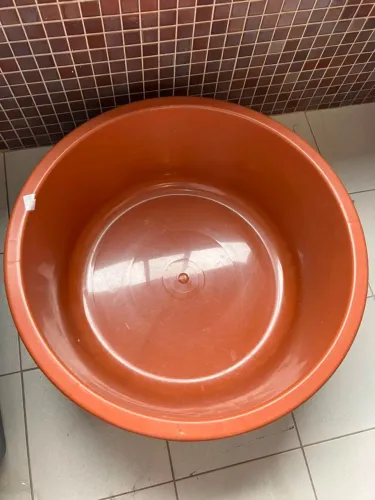 Bacia extra gigante 100Lts  Dimensões: diâmetro 740mm, altura 290mm