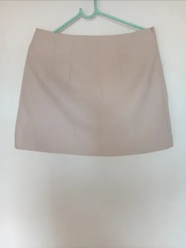 Saias de couro nova Flor de Lis tamanho M creme e preta | elegante e versátil
