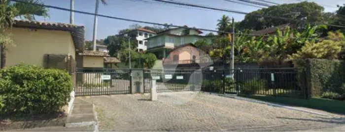 Terreno à venda, 476 m² por R$ 550.000,00 - Pendotiba - Niterói/RJ