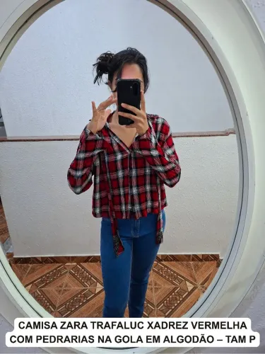 Camisa Zara Trafaluc Xadrez Vermelha com Pedrarias na Gola em Algodão - Tam P