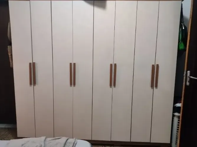 VENDO GUARDA ROUPA POUCOS MESES DE USO