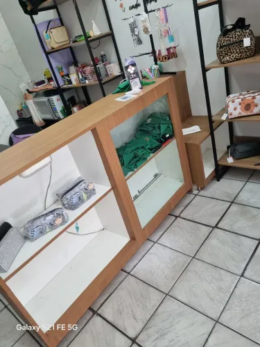 Balcão loja com gavetas