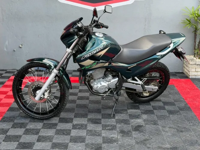 Linda nx 400 falcon