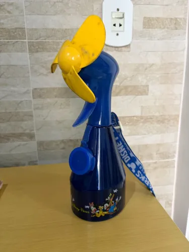 Borrifador de água a pilha da Disney