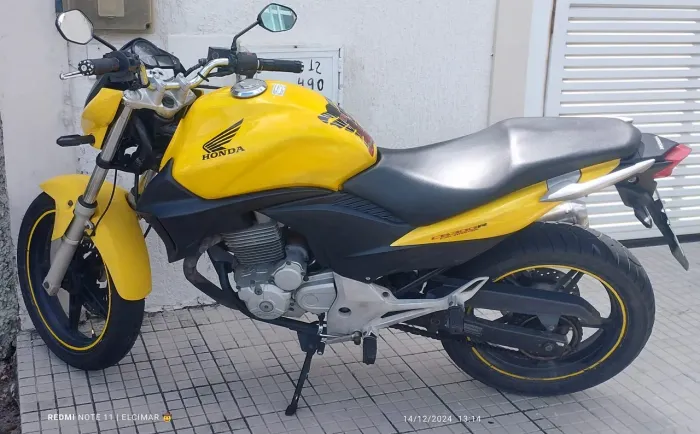 Moto em excelente estado de conservação, revisão feita, moto de procedência