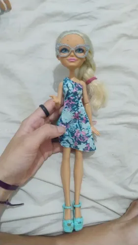 boneca ever after high Darling charming
