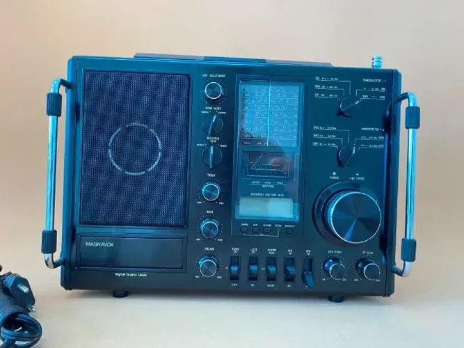 Rádio Antigo Magnavox/Phillips modelo: AL-999