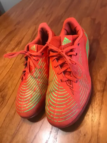 Chuteira Adidas futsal Predator Original - n° 36 (VENDER URGENTE!)