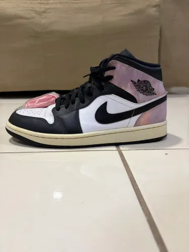 Jordan 1 Mid