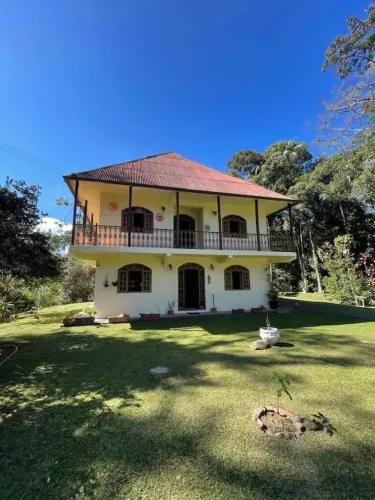 Imóvel para venda possui 4029 metros quadrados com 4 quartos em Mury - Nova Friburgo - RJ