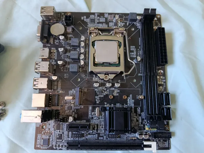 Placa mãe GA-H55M-S2HP e Intel i3