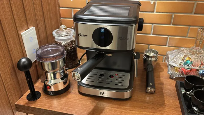 Cafeteira Espresso Oster Double Digital 20 Bar + 6 meses de Garantia (Estado de Nova!)
