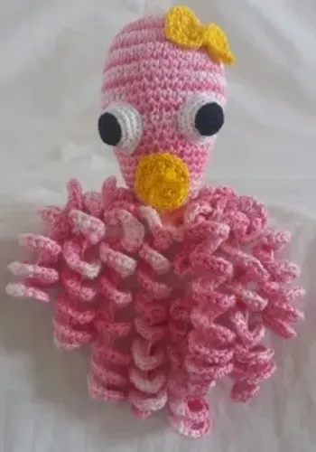 Polvo Terapêutico Rosa com Lacinho e Chupetinha Amarela Octopus Amigurumi em Crochê