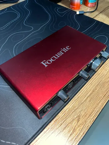 Interface de áudio Focusrite Scarlett 4i4